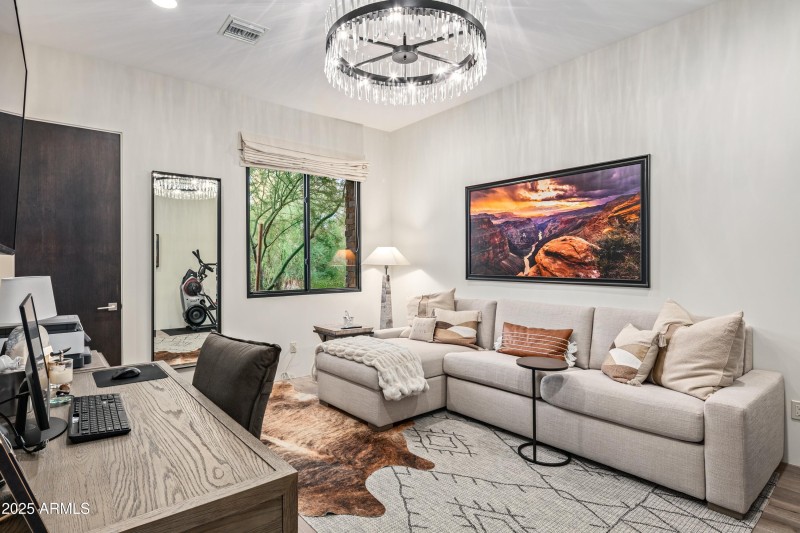 031_Separate Office with Closet