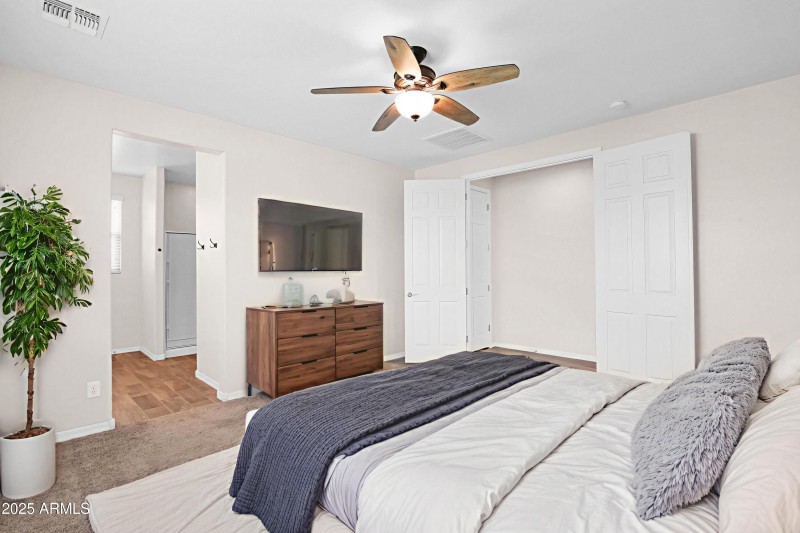 24135-Corn-21Primary-Bedroom - 6-2