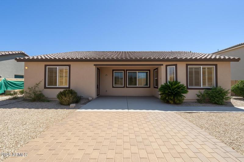 Charming Suburban Home with Walkway