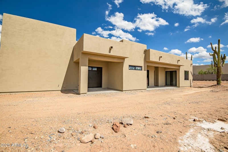 Shop w garage door out back