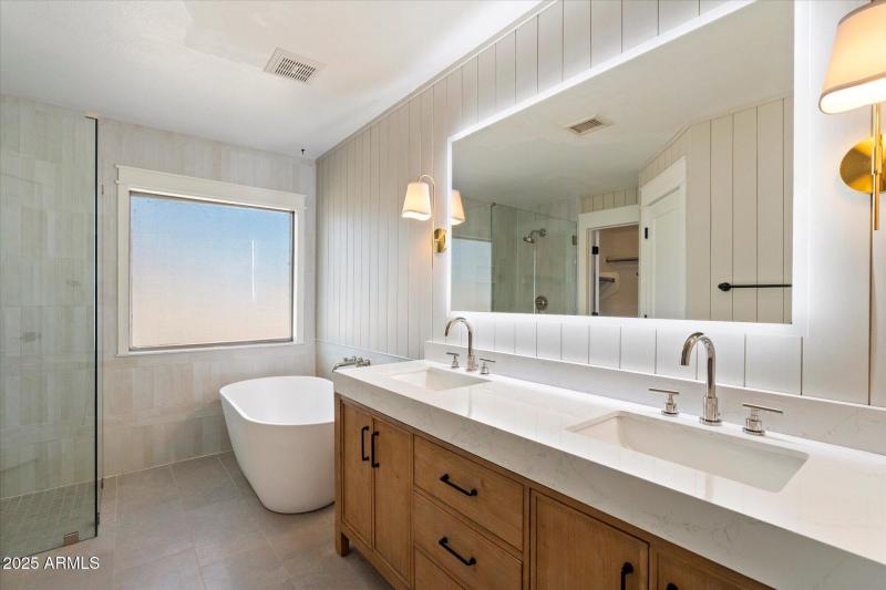 Ensuite Master Bathroom