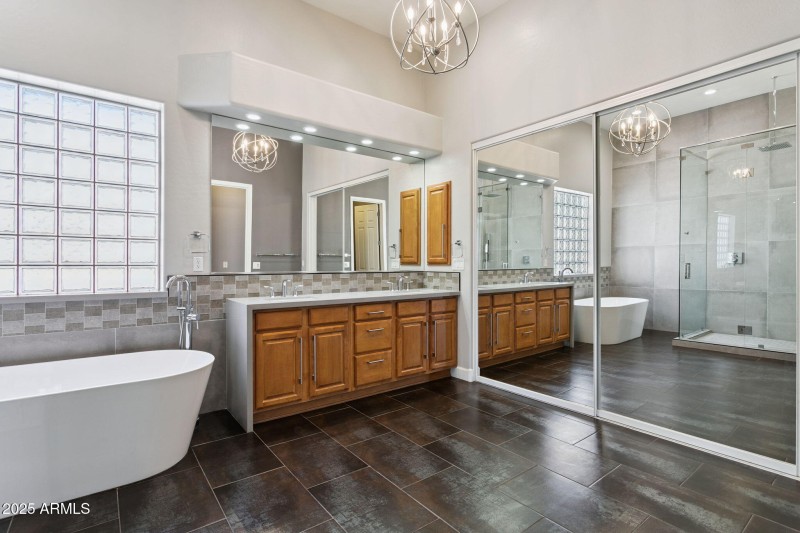 21-web-or-mls-14216-s-5th-st