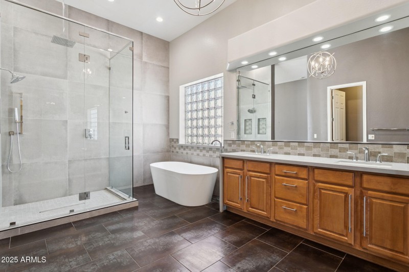 22-web-or-mls-14216-s-5th-st