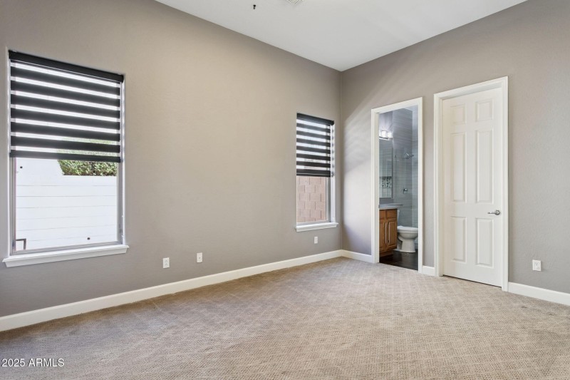 25-web-or-mls-14216-s-5th-st