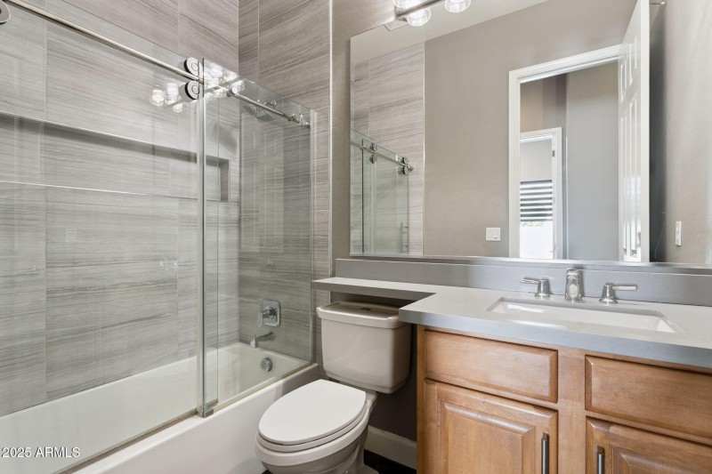 30-web-or-mls-14216-s-5th-st