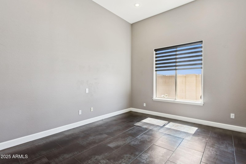 31-web-or-mls-14216-s-5th-st