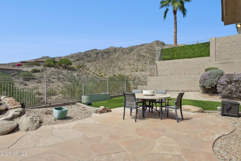 44-web-or-mls-14216-s-5th-st