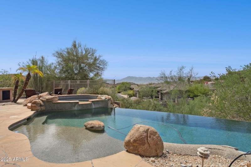 45-web-or-mls-14216-s-5th-st