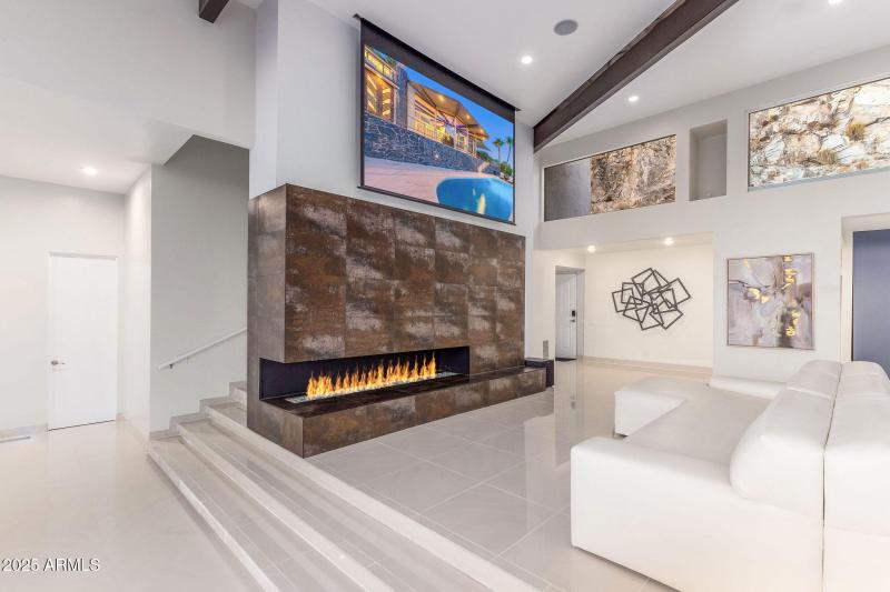 FIREPLACE ADDS TP THE AMBIANCE