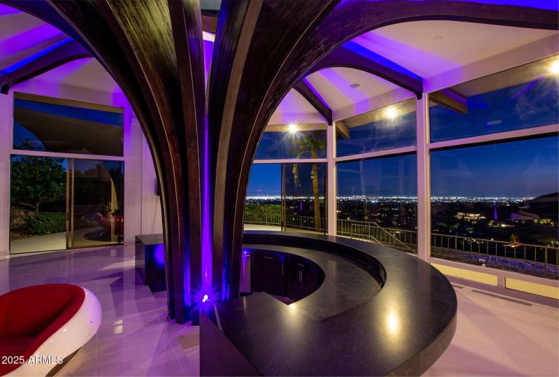 PERFECT FOR ENTERTAINING