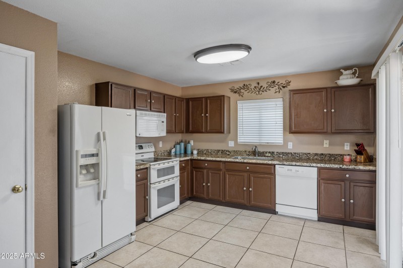 16826 N 113th Ave-10