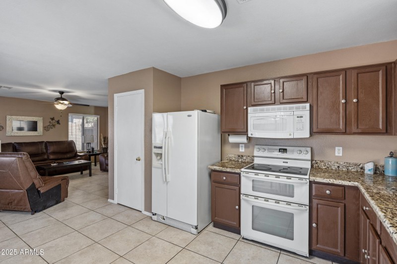 16826 N 113th Ave-13