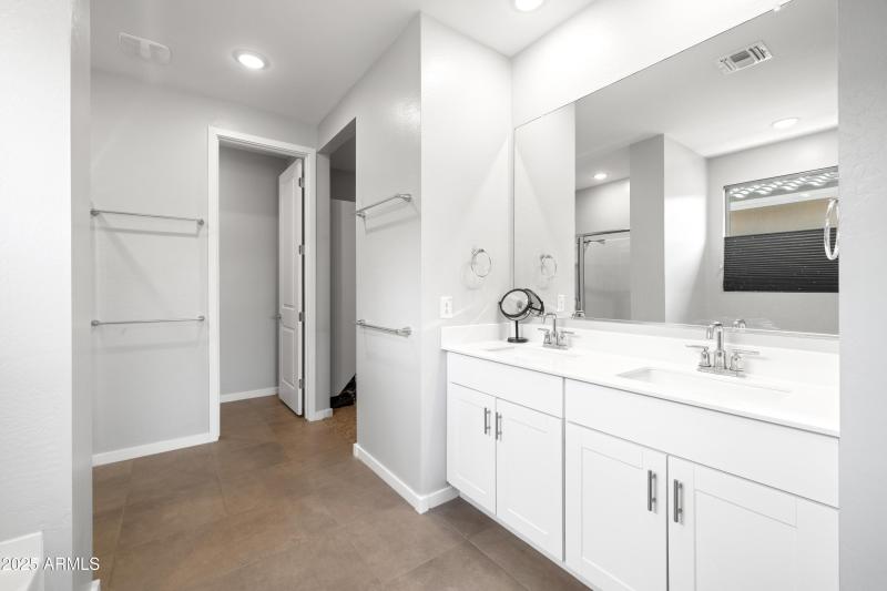 16031 W El Cortez Pl_21