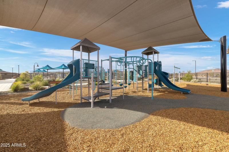 16031 W El Cortez Pl_04