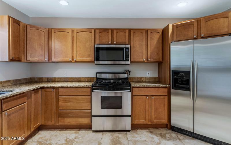 3822 E Monterosa St-large-008-013-TOD794