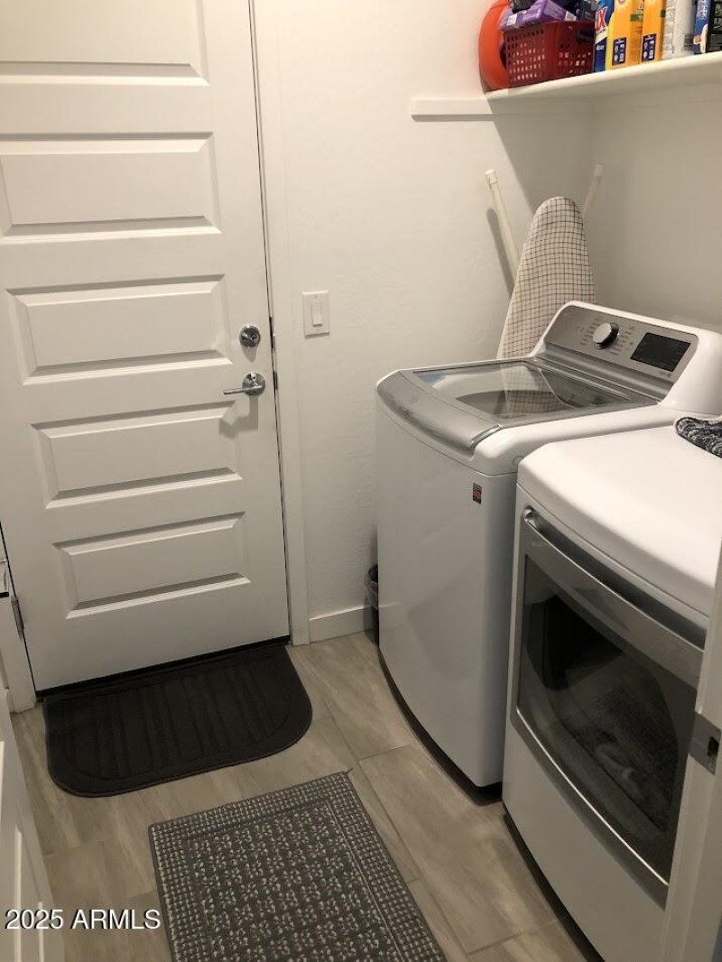 washer dryer area