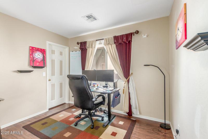 Downstairs bedroom/Office