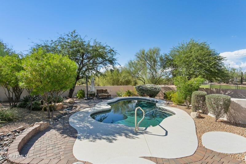 55-web-or-mls-30506-n-60th-st