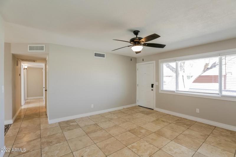 003-photo-living-room-11307881