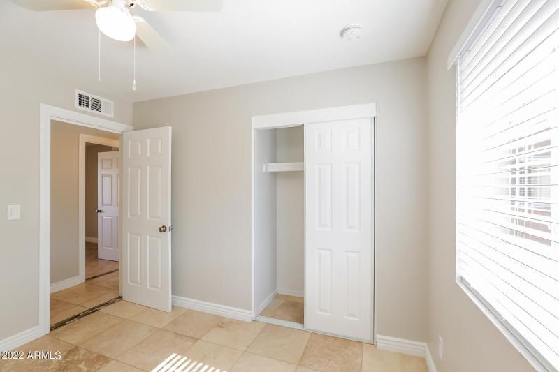 010-photo-bedroom-11307873