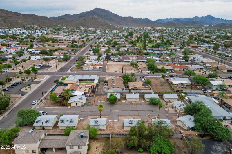 16-custom-1815 W Sahuaro Dr-16