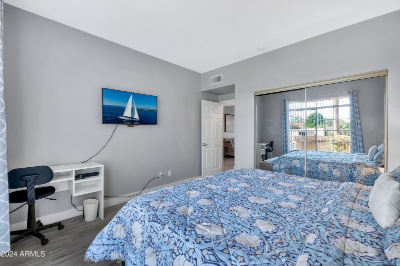 9711 E Mountain View Rd unit 1516-15