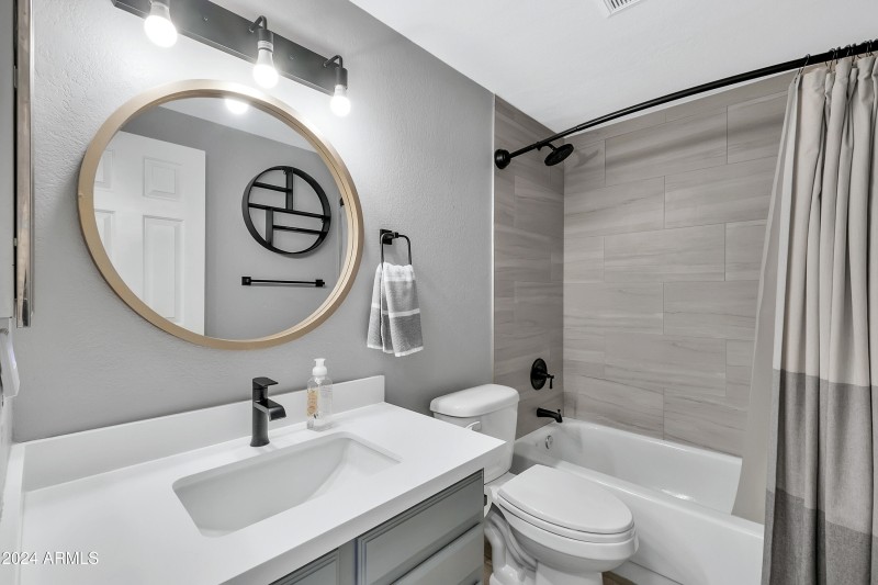 9711 E Mountain View Rd unit 1516-18