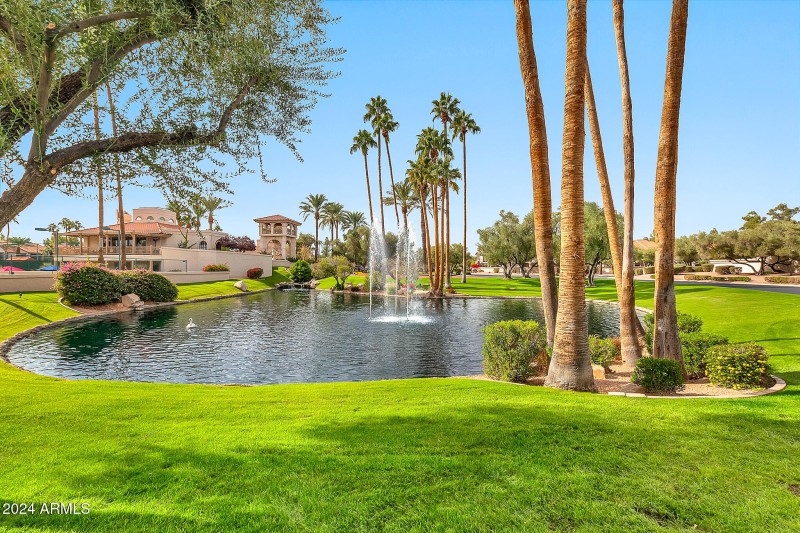 9711 E Mountain View Rd unit 1516-19