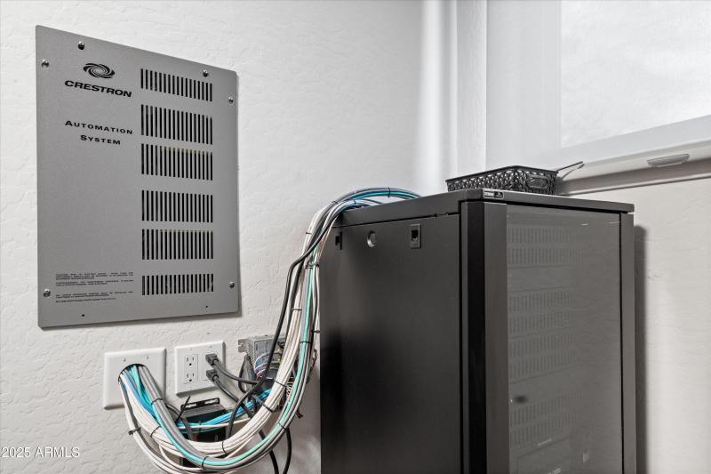 48-Crestron Smart Home Server