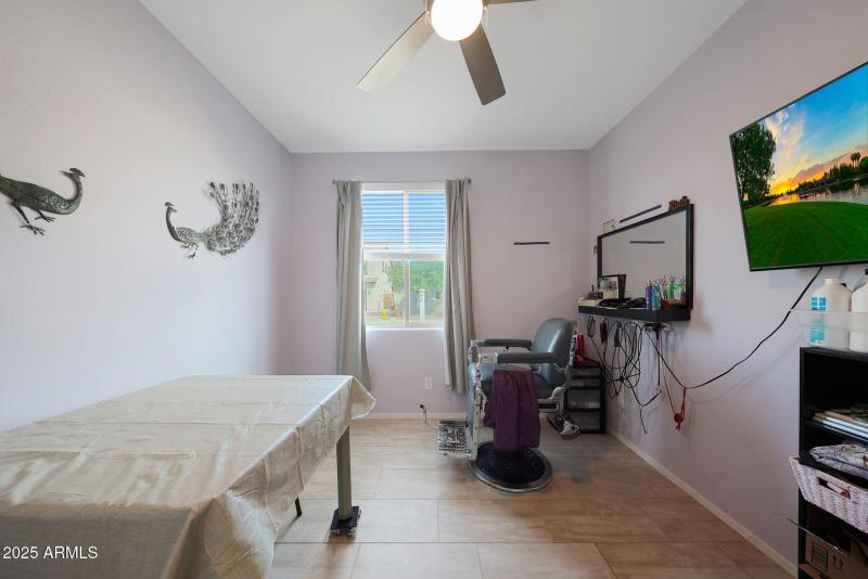 Downstairs Bedroom - pic B