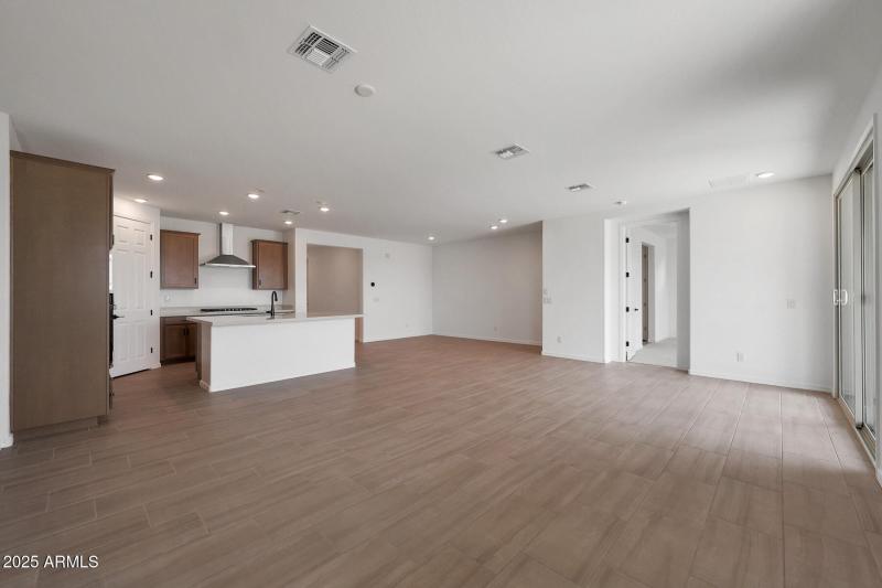 PHX_Landmarke_Lot 1066_Azure_779_Greatro