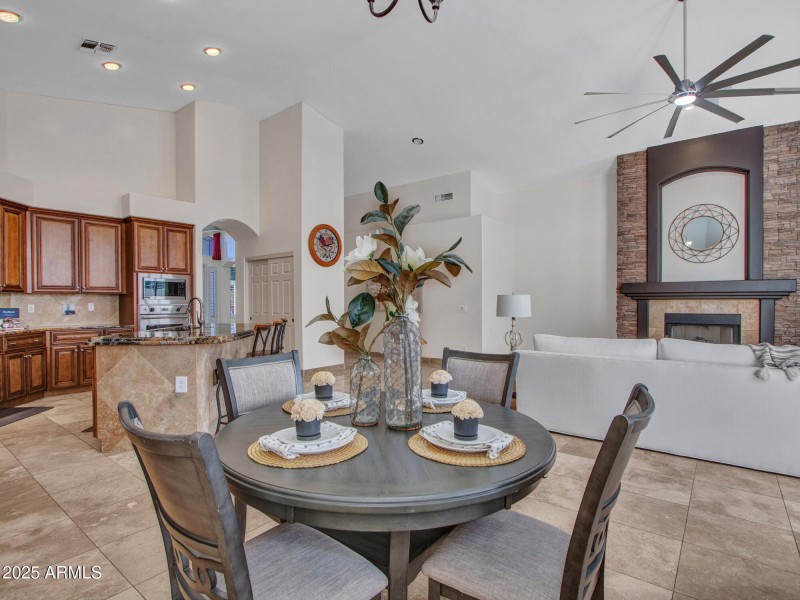 05-Breakfast-nook-(3)