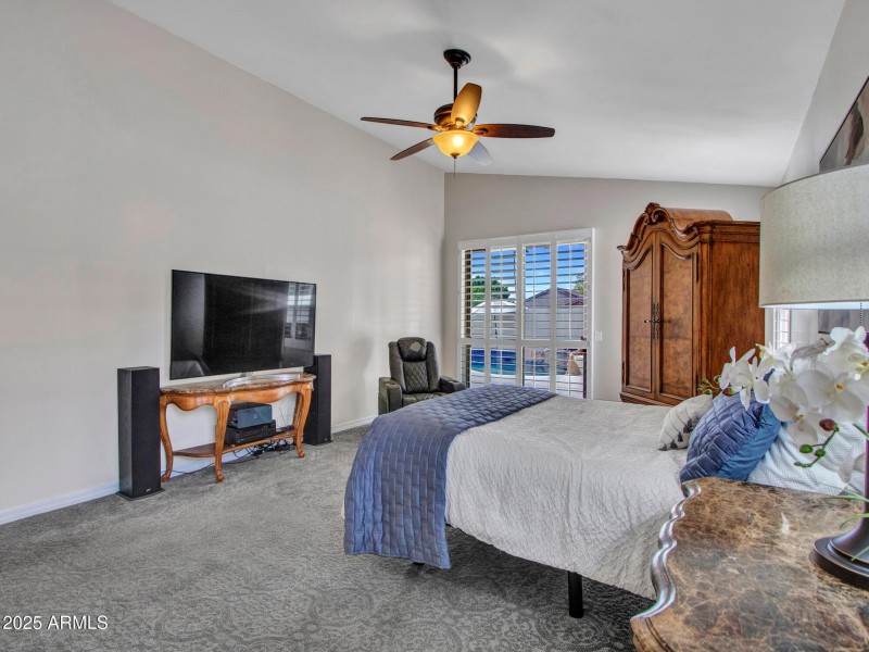 13-Primary-bedroom-(3)