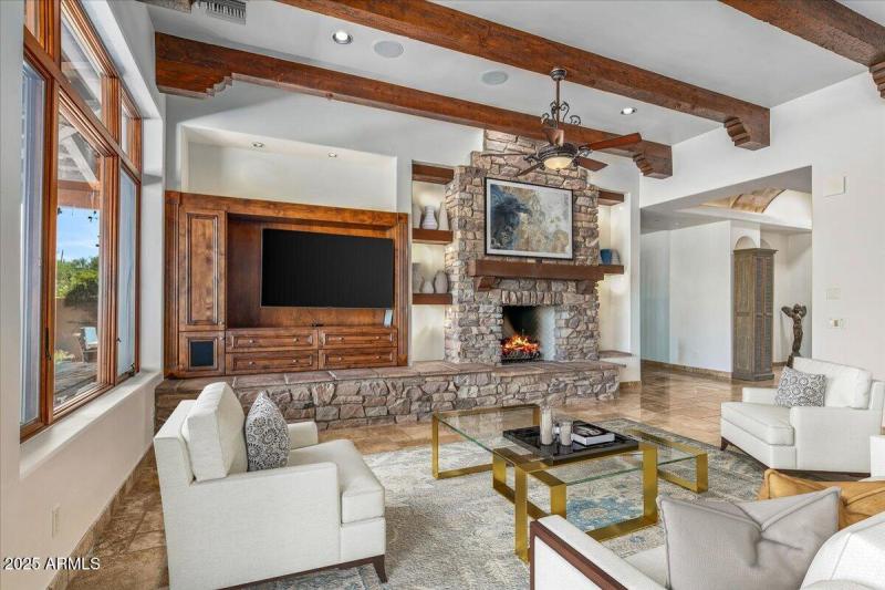 11-Living Room Staged