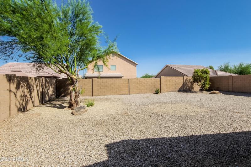 030-photo-rear-view-11963963