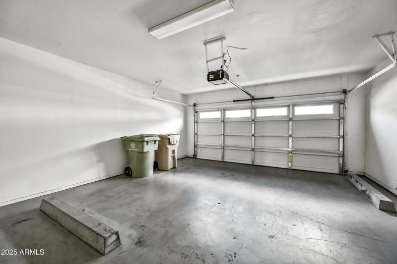 28-6745N93A1158-ocupix