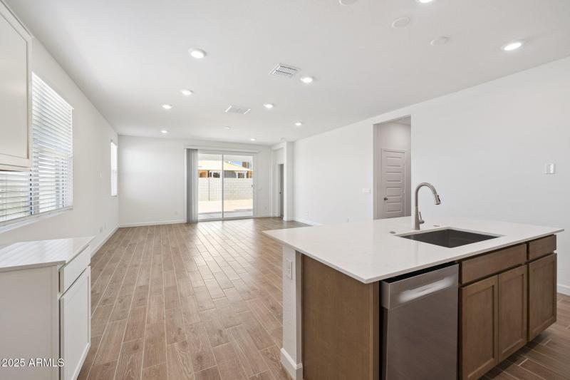 11-web-or-mls-24254-w-hacienda-ave-lot-2