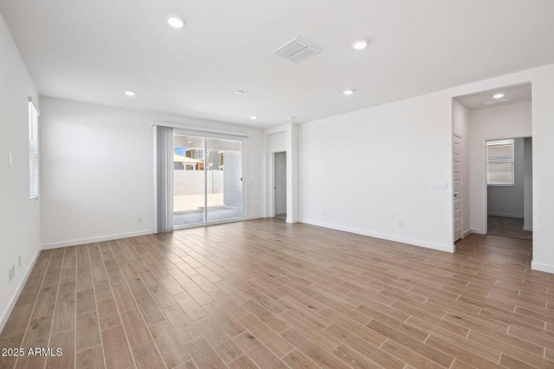 12-web-or-mls-24254-w-hacienda-ave-lot-2