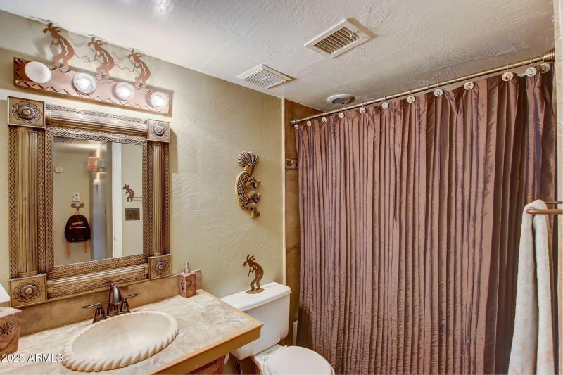 20-web-or-mls-E Forge Ave-020