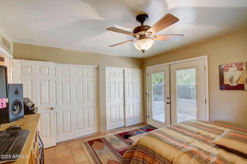 21-web-or-mls-E Forge Ave-021