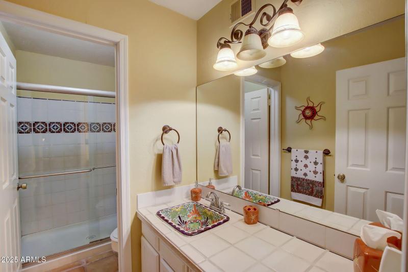 22-web-or-mls-E Forge Ave-022