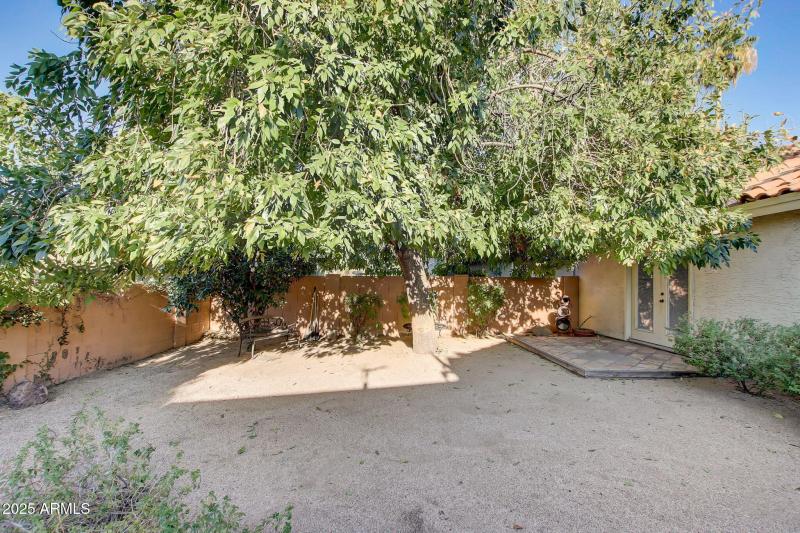 30-web-or-mls-E Forge Ave-030