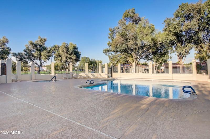 37-web-or-mls-E Forge Ave-037