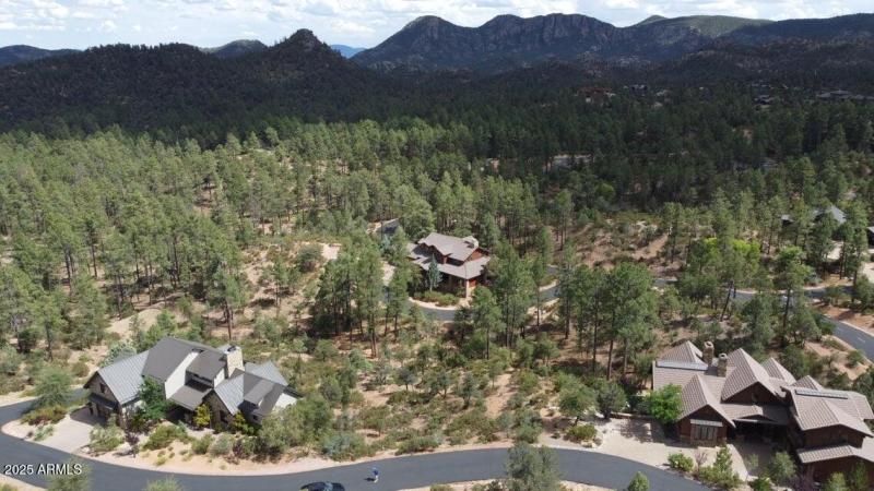 20220623231124214177000000-o