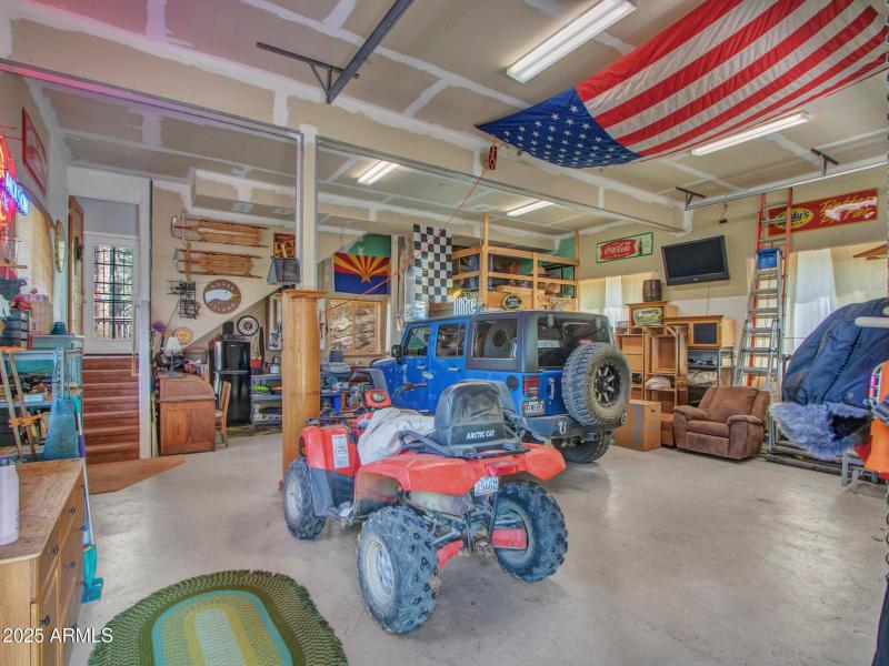 4785 Ponderosa Ave. - Photo - 05-Garage