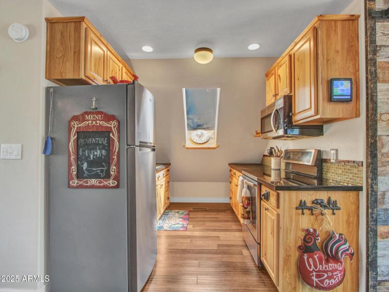 4785 Ponderosa Ave. - Photo - 09-Kitchen