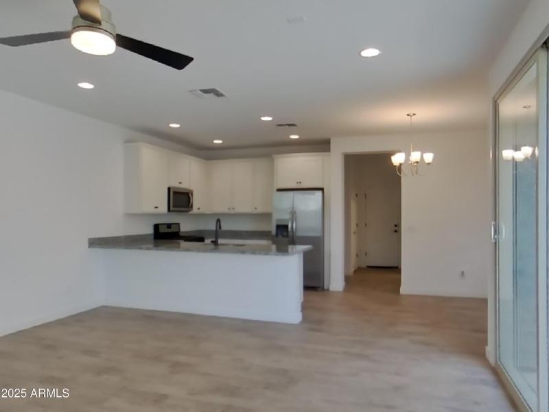 11_pc_XcWoOMxxzr_ARBqQG2fNW_other_room_b