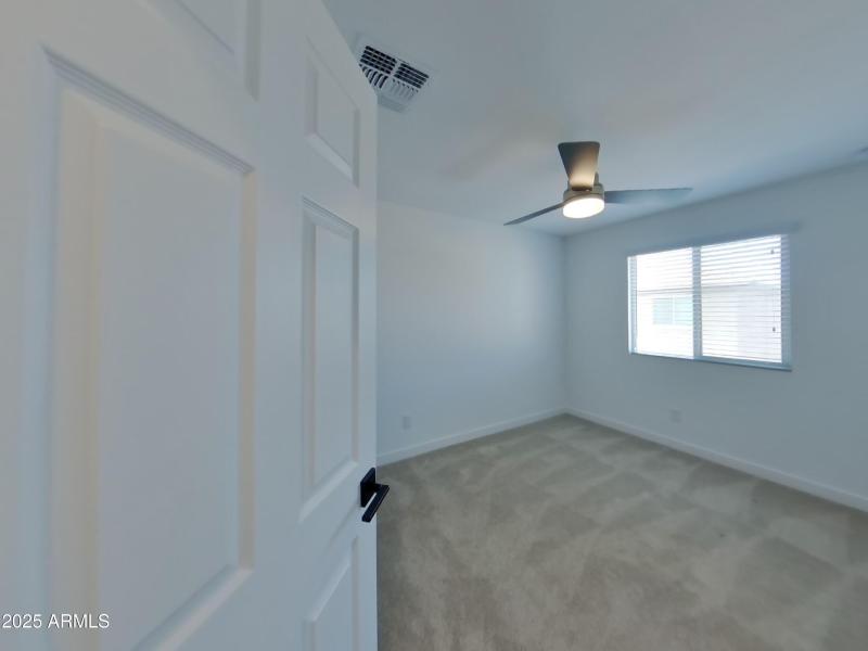 17_pc_jeHA2f5lXt_KftTwWlDEY_layout_1