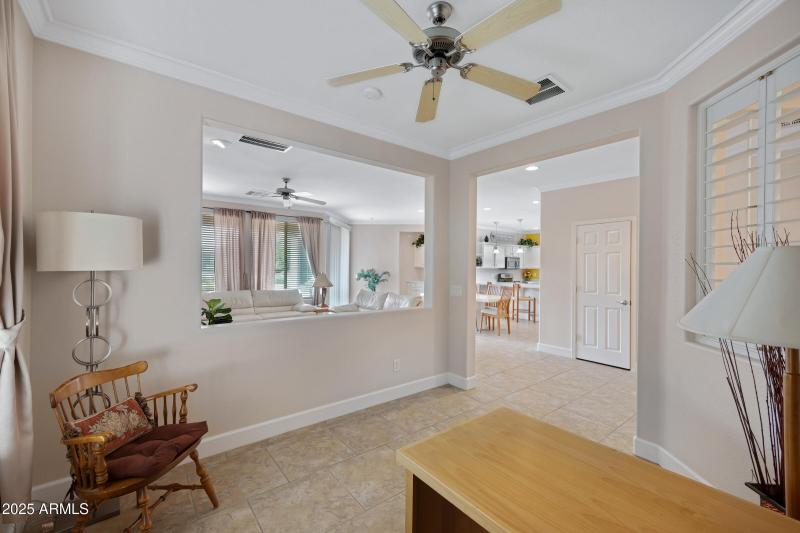 4237 E Blue Spruce Ln-8