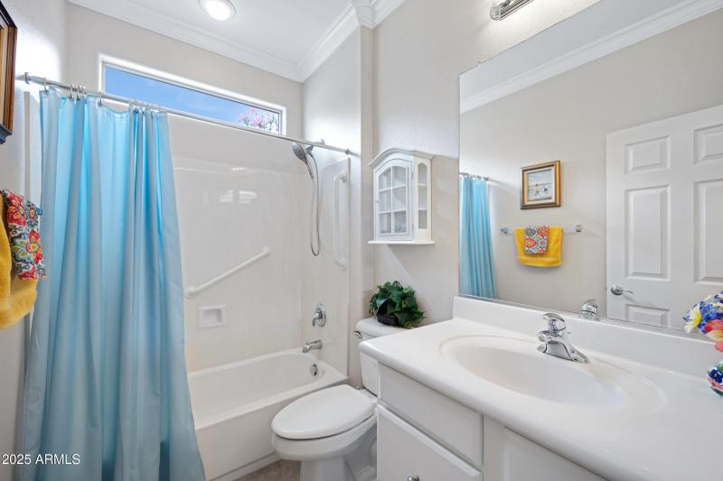 4237 E Blue Spruce Ln-26